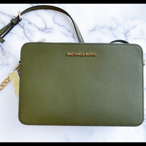 Gaby’sBags👜💕-NWT Michael Kors Crossbody Green - Picture 8 of 8